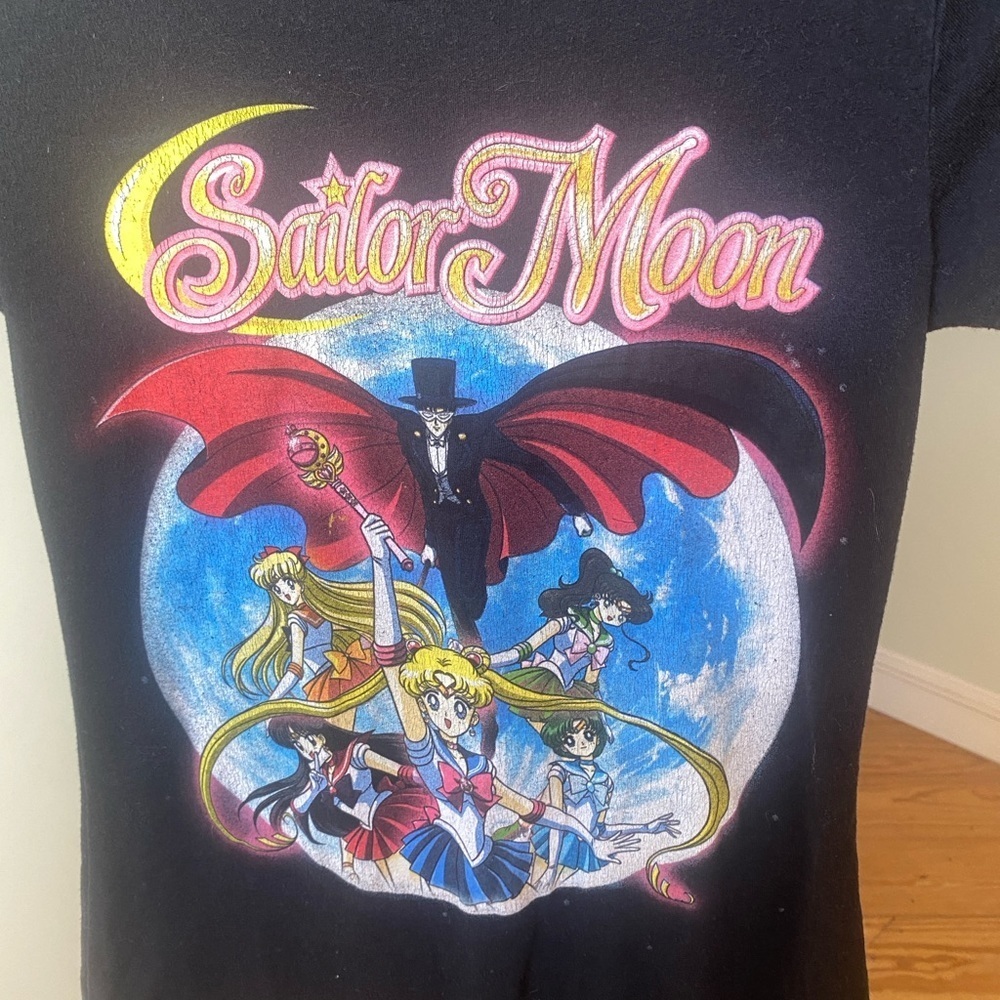 Sailor Moon Graphic T Small - Picture 4 of 10
